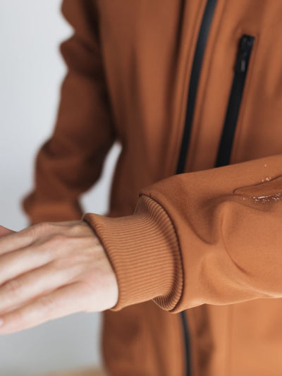 Love & Carry Softshell Bærejakke - Paprika/terracotta#